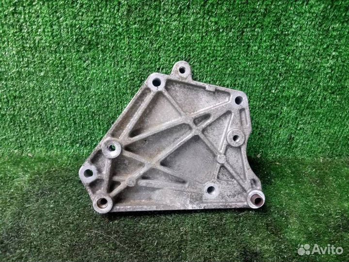 Кронштейн генератора Opel Corsa D (2006-2015)