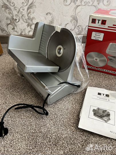 Электрический нож (слайсер/ломтерезка)