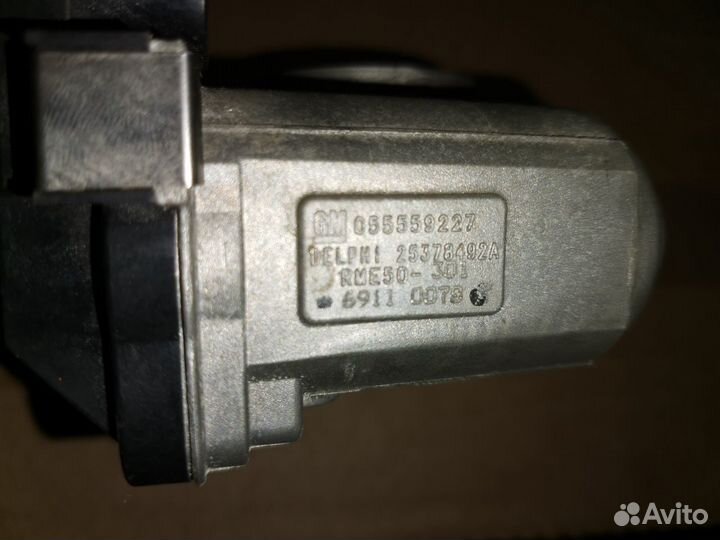 Дроссельная заслонка Opel Astra H / Zafira В 1.6