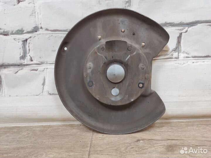 Пыльник диска тормозного задний правый Volvo C70