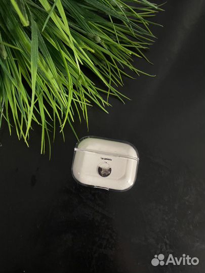 Чехол для наушников Apple AirPods Pro