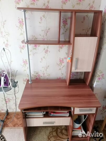 Компьютерный стол