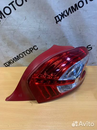 Фонарь задний правый Peugeot 208 хэтчбек