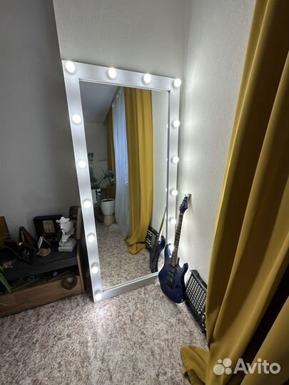 Зеркало с подсветкой в полный рост