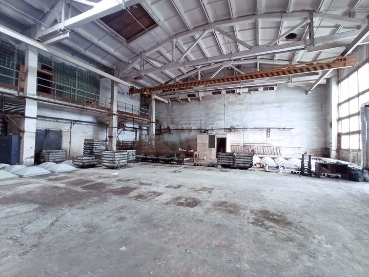 Производственное с кран-балкой 2тонны, 400 м²