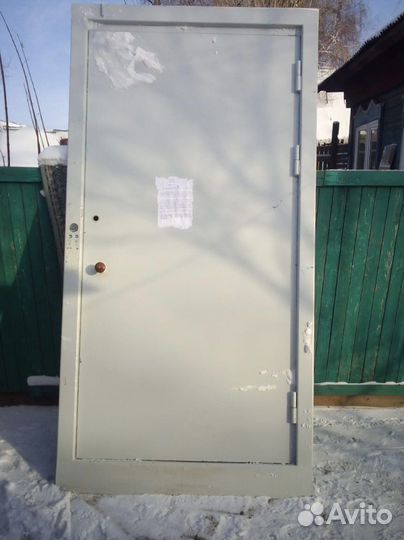 Дверь входная металлическая