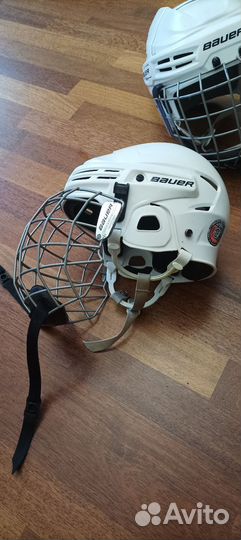 Хоккейный шлем