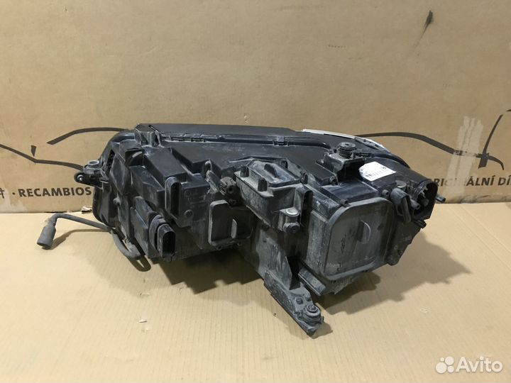 Фара правая Volkswagen Tiguan 5NB941114D