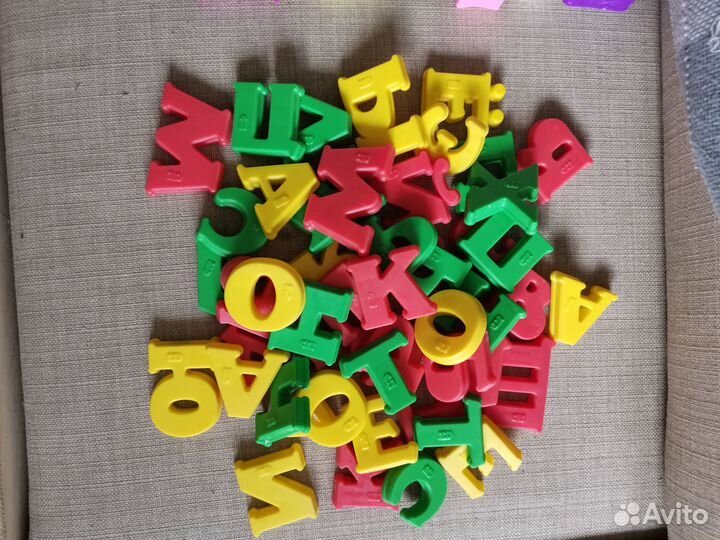 Мебель для кукол и алфавит магнитныц