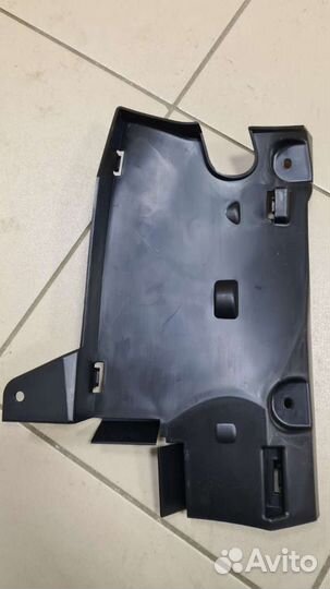 Дефлектор радиатора Правый верхний Ларгус FL