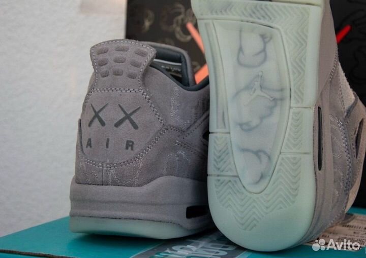 Кроссовки Nike Air Jordan 4 retro Kaws