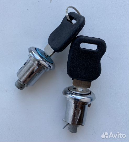 Личинка замка двери