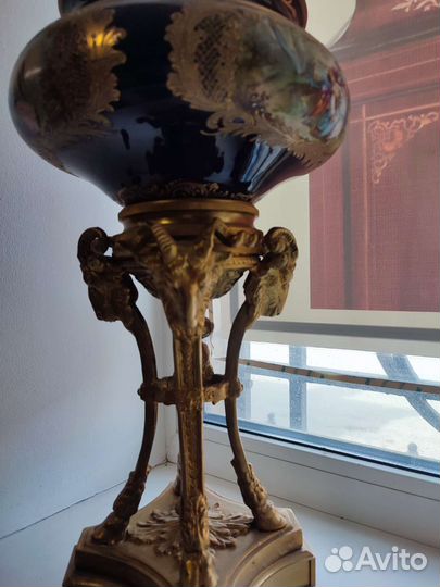 Антикварная ваза