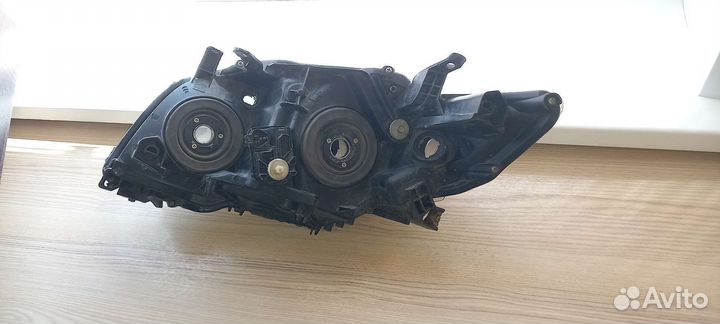 Фара toyota corolla 150