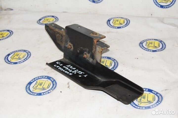 Кронштейн подножки верхней левый 9416604531 merced