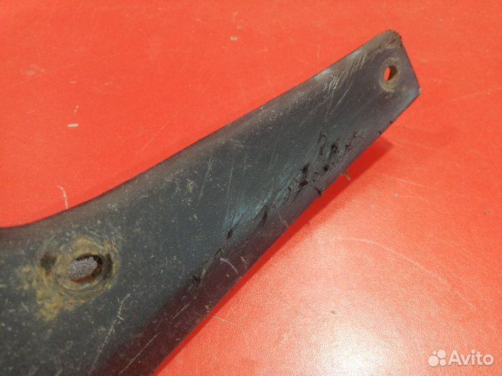 Брызговик передний левый Toyota Caldina CT190G 2C