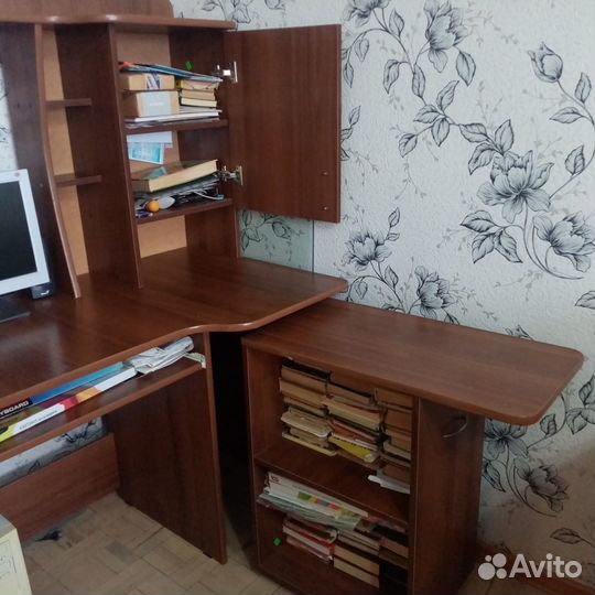 Компьютерный стол