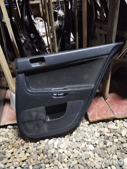 Обшивка двери задней правой Mitsubishi lancer