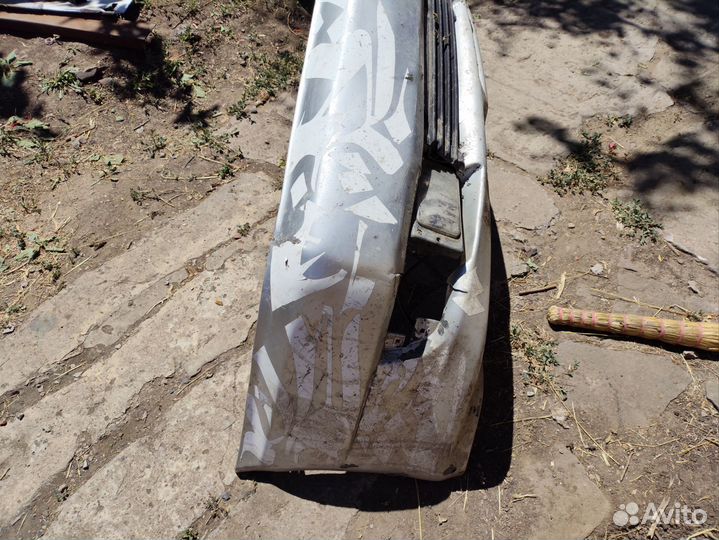 Передний бампер Митсубиси диамант 2