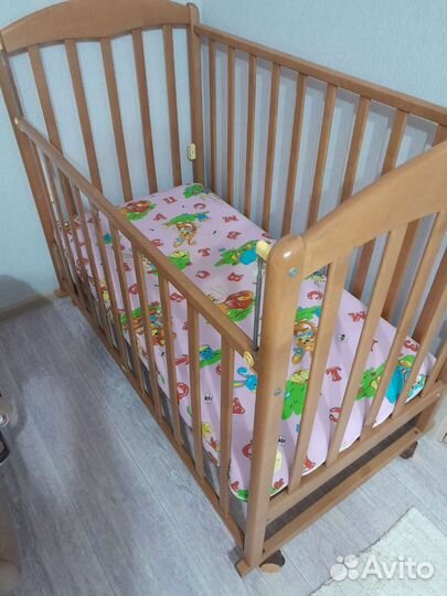 Детская кроватка