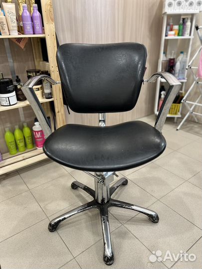 Парикмахерское кресло