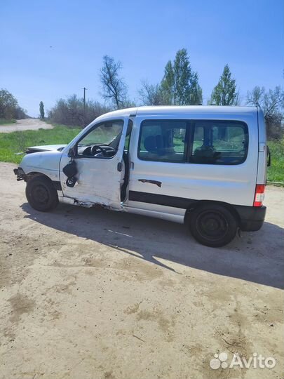В разборе Citroen Berlingo 1.4 MT, 2007г