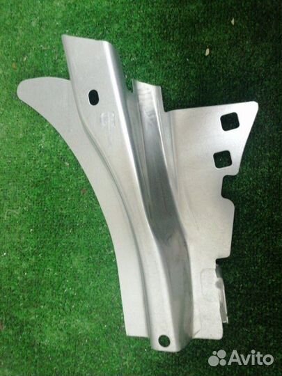 Кронштейн крепления крыла передний правый