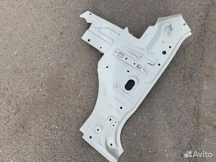 Кузовной элемент передней правый стойки Vitara