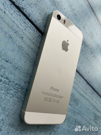 Телефон iPhone 5s