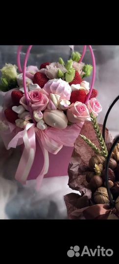 Букеты из зефира, конфет и фруктов