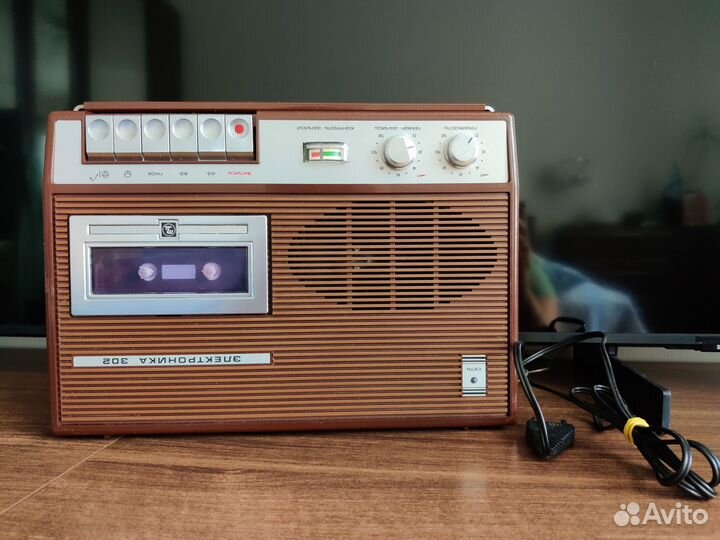 Кассетный магнитофон электроника 302 + кассета б/у