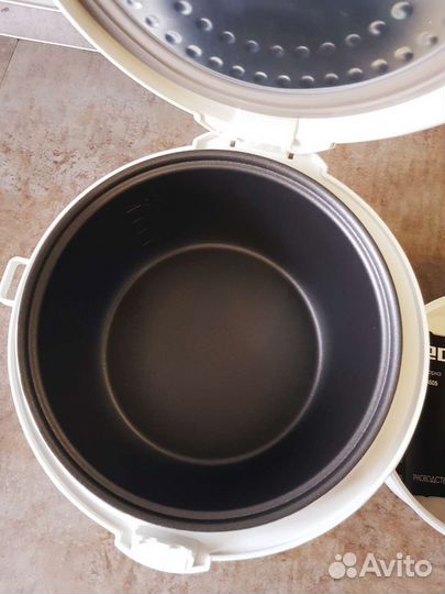 Мультиварка Redmond RMC-M4505 новая