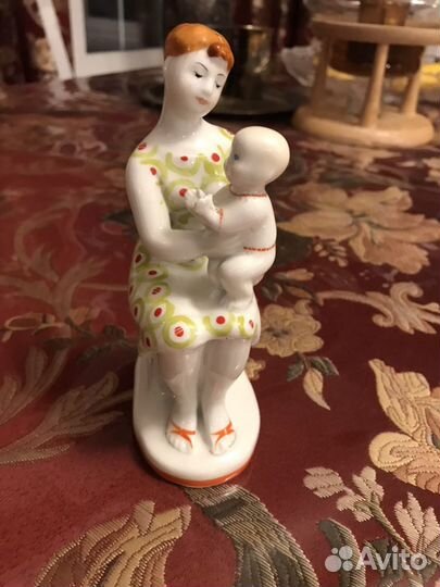 Фарфор лфз «Материнство»