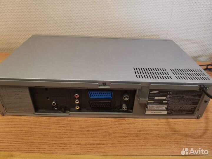 Комбо VHS & DVD Samsung SV-DVD55 Hi-Fi Stereo