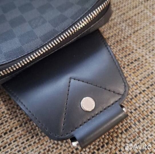 Louis Vuitton avenue sling сумка