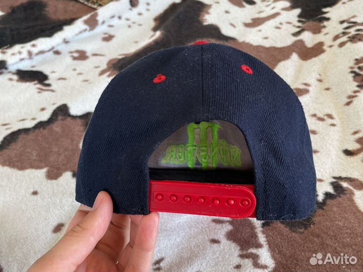 Бейсболка с прямым широким козырьком monster