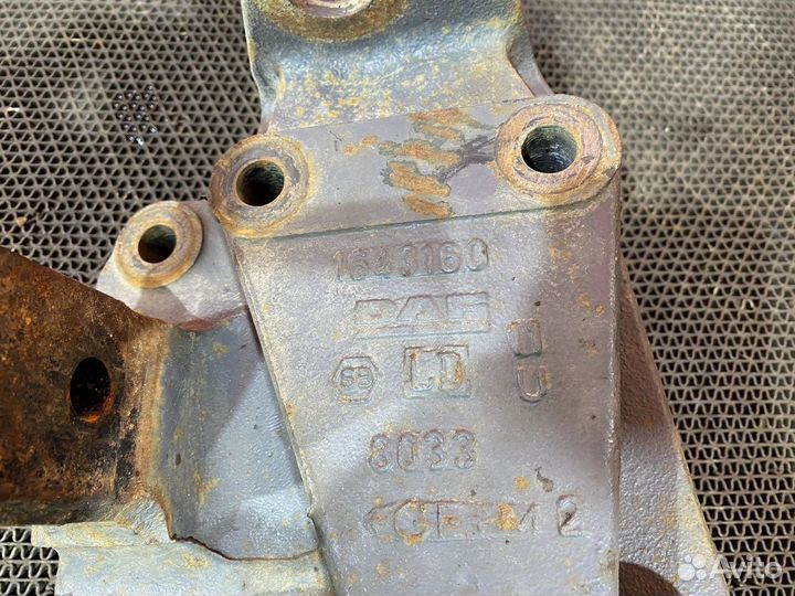 Кронштейн передней рессоры левый Daf XF105