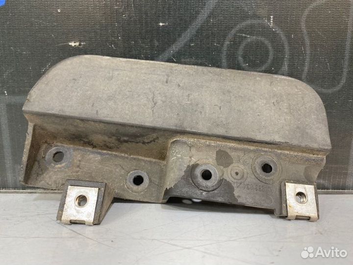 Брызговик задний правый Audi A6 C6 BDW 2005