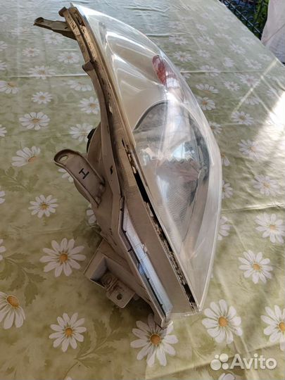 Фара передняя левая наТoyota120