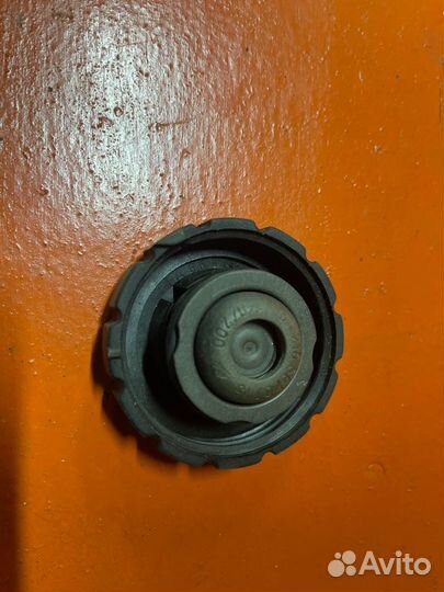 Крышка расширительного бачка Mercedes Benz Gl550