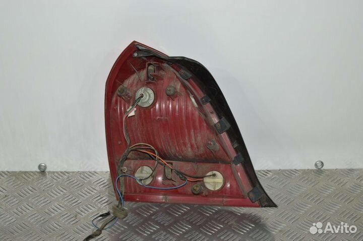 Задний фонарь правый Hyundai Elantra 2.0 2001