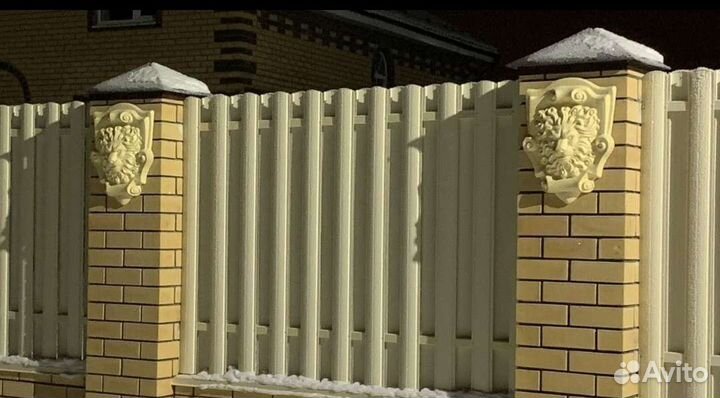 Барельеф льва