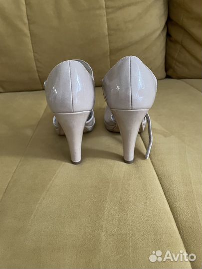 Туфли женские 35 размер бежевые