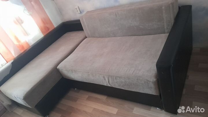 Диван угловой б/у