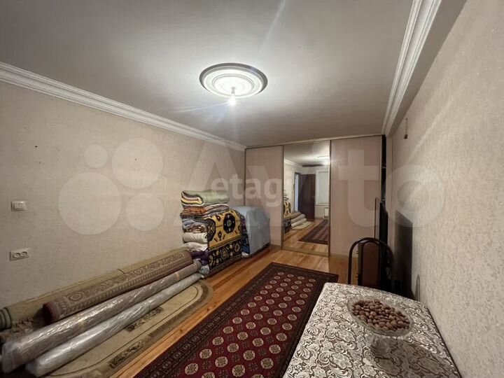 4-к. квартира, 94 м², 3/5 эт.