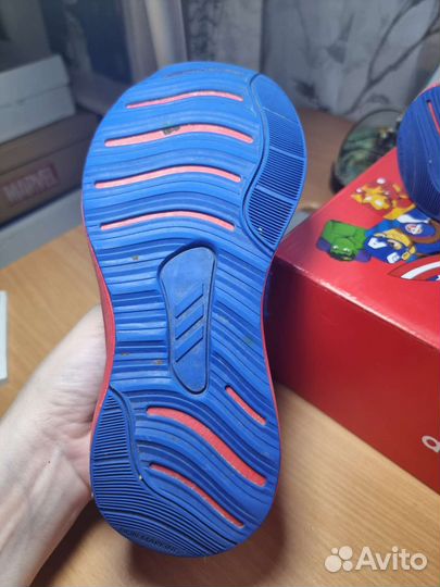 Кроссовки adidas