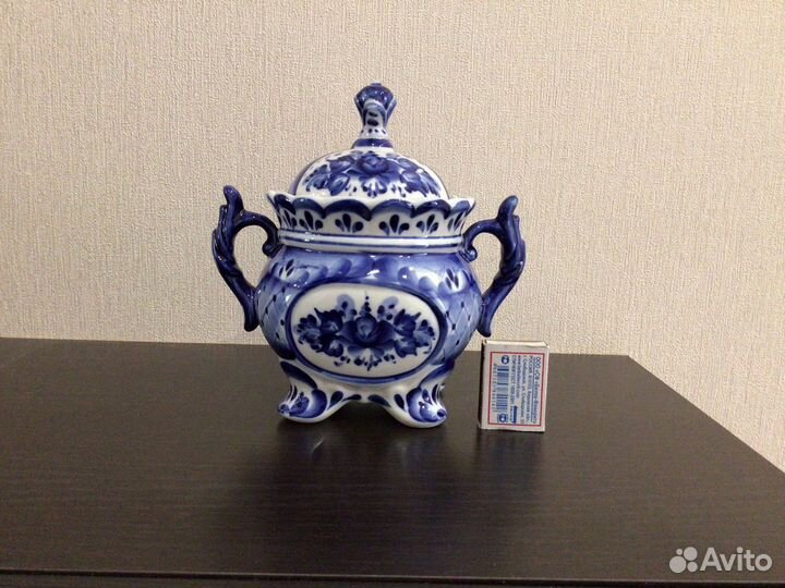 Конфетница-шкатулка гжель