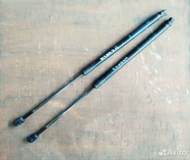 Доводчики крышк багажника Mazda 3 bk хэтч