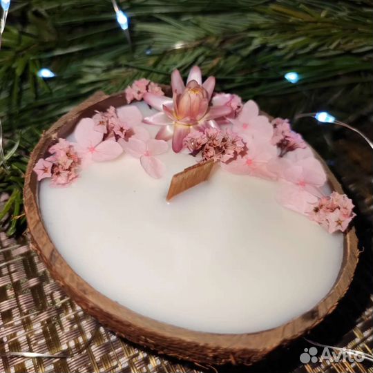 Подарок свеча в кокосе