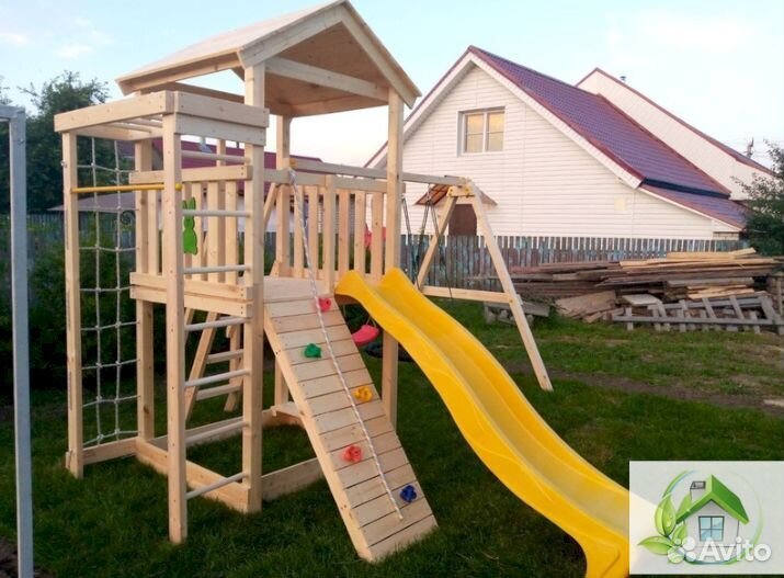 Детская площадка с горкой